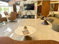 Sam Hotel - parkir