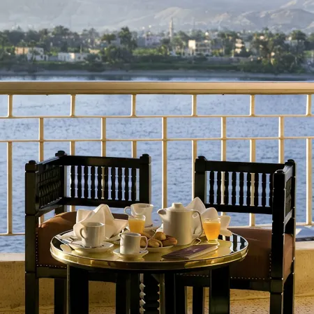 Aracan Eatabe Luxor Hotel