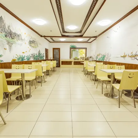 Super 8 Hotel