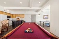 Private Balcony w/Mountain & Lake Views, Hot Tub, Near Hiking Trails & Park City