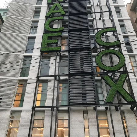 Grace Cox Smart Hotel