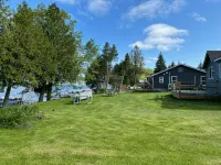 Myriad Fins Cottage and Marina - Homestays