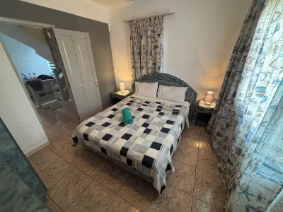 Flic En Flac: Spacious Villa in a Tranquil Environment - Close to Amenities Hotels in 