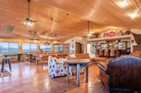 Private Ranch for Weddings, Retreats, Reunions. Sleeps 30 in Two Lodging Units,