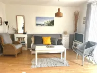 Cozy 2-room apartment with terrace near the beach