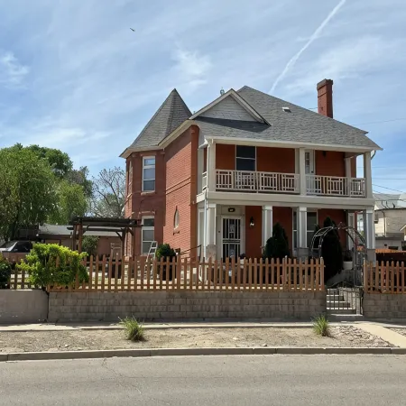 Tara House — Historic Charm, Executive Comfort, Minutes from Downtown