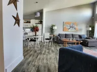 Waterfront Family Oasis – Comfort & Charm - โฮมสเตย์