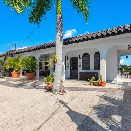 Ocean View, Mountain TOP Villa Near Steps Beach
