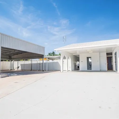 Nightcliff Exquisite Family Home with Pool