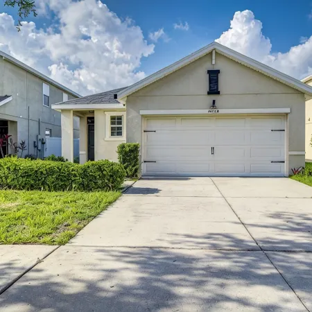 Peaceful 2BR Home w/ Modern Comforts in Riverview