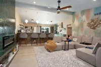 Ivy's Charming 2 Bedroom 2 Bath with Jetted Tub