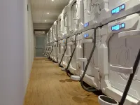 IzZzleep Aeropuerto Terminal 2 Hotels near TAPO