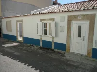 Small and lovelly villa, in the center of Peniche, in a quiet zone, for 5 persons - 2-Star