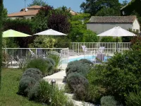 Domaine de l'Echassier, the Originals Relais - Pools