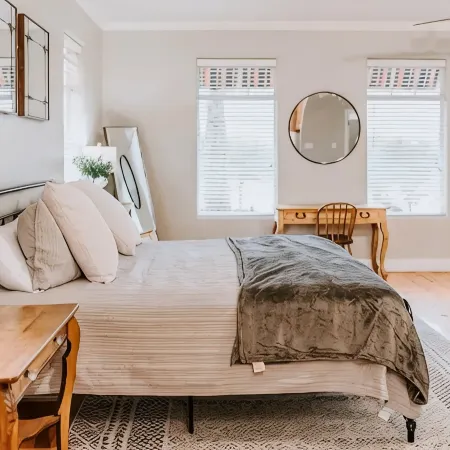 GrueneGusthaus #4|Private Condo+ Golf Cart Rentals