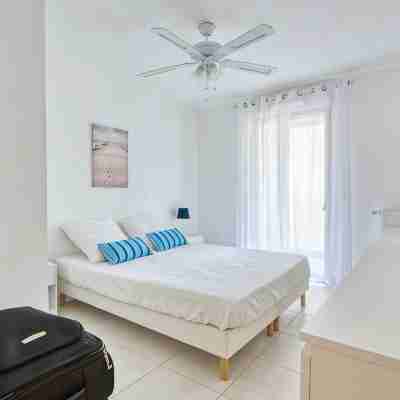 Le Fonction, Furnished , Boxed Parking Rooms