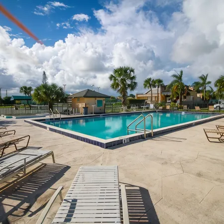 Comfy Condo at Jupiter Bay Resort, with easy beach access