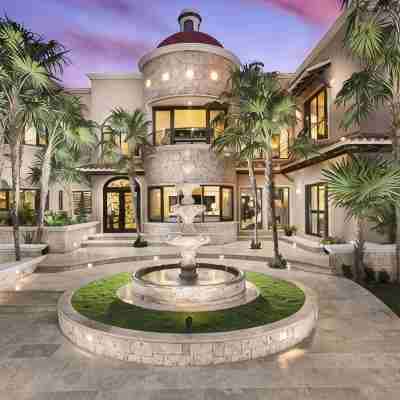 Beachfront Luxury Villa w/ Private Bartender, Chef and Full Staff Hotel Exterior