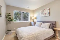 Renovated Modern Townhome in the heart of Holladay