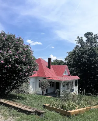 Quaint Cottage Located 15 Miles From Blacksburg VA - Homestays