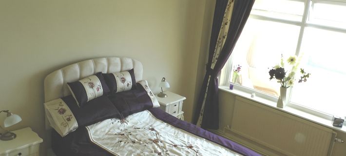 With Spectacular Sea Views the Flat is Literally Across the Road from the Beach. Hotels in Hove