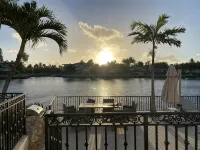 Resort style waterfront home on the intracoastal waterway! - 4-Sterne