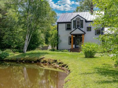 NEW Vermont Luxury in Woodstock Village: Private Home, Pond & Mountain Views