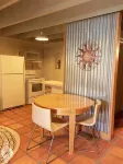 Studio Apartment in Historic Neighborhood - Homestays