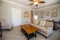 Charming Downtown 3rd Floor 1 Bedroom Apt