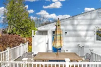 2 BEDROOMS, 3BEDS 1.5 BATH! OCEAN ROAD ! Sleeps 6 1 mile to beach, dining &shops - 2-Star