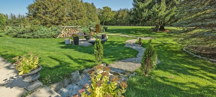 Farmhouse with pool Hotels in London