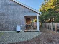 New Modern Townhouse, only short walk to the beach - 4성급