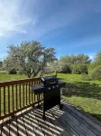 Cozy Cottage Minutes from the National Park, Trails + Beaches (Dog Friendly - 4-Star