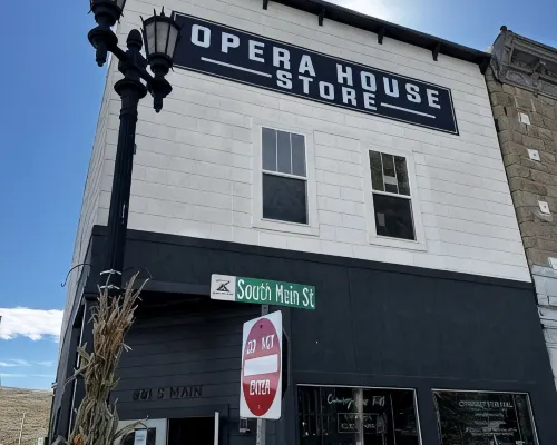 Opera House Suite 1 Hotels in Kemmerer