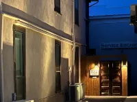 Marfa House Fronteriza--Central and Accessible Hotels in Marfa