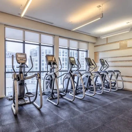 DT CN tower 3BR2BA Lake View king bed/ parking