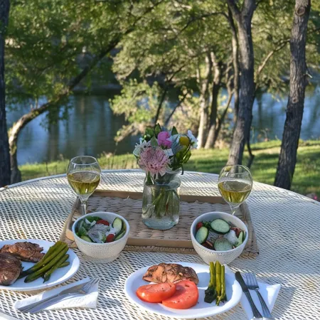Charming 2-bedroom cottage on the River with 5 acres