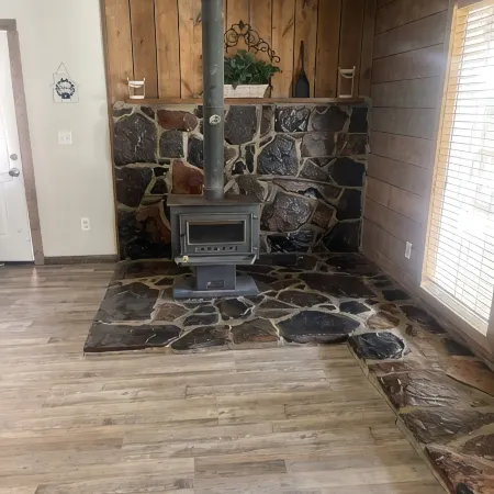 Large 2Br Retro Cabin!