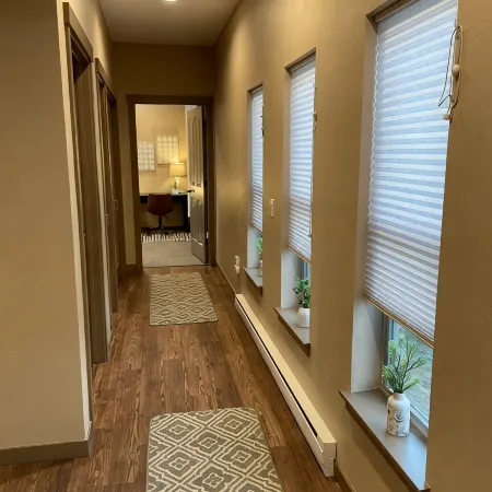 LOVELY 2 Bedroom Fully Furnished w/ Laundry
