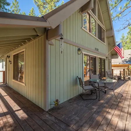 Knotty Pine Family Cabin (Tahoe Donner) - Dogs Welcome!!!