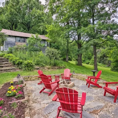Historic Cabin in Little Switzerland w/Fire Pit-Walk to village and shops!