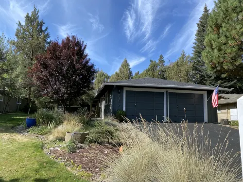 Cozy Canterbury | Dog-friendly oasis in Bend - อ่างจากุชชี่