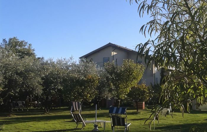 Alpi Apuane:colored flat in ancient farmhouse 4km from the sea and near the Alps