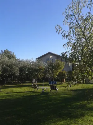 Alpi Apuane:colored flat in ancient farmhouse 4km from the sea and near the Alps