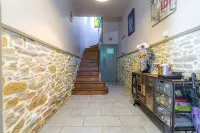 IDEALLY LOCATED GD APARTMENT, PARKING & PRIVATE TERRACE, JACCUZI, QUIET, DOMLOC - 2-Star