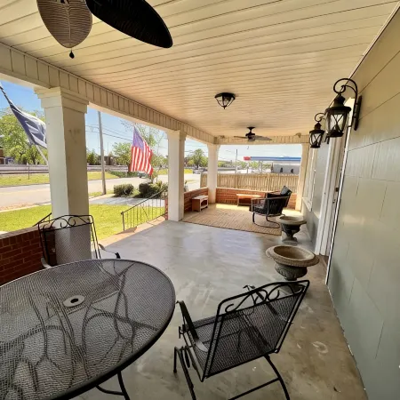 Historic Downtown Easley Home Отели в г. Исли