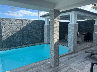 Charming 3-bedroom house with AC, WiFi in delightful Bocachica Hotels in 