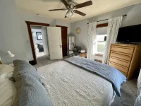 Historic Blue House • Near Downtown • Dog Friendly - บังกะโล