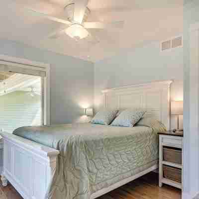 Beachfront Luxury Home-NEW Private Heated Pool, Lake View, Firepit, Game Room Rooms