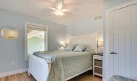 Beachfront Luxury Home-NEW Private Heated Pool, Lake View, Firepit, Game Room - Beach